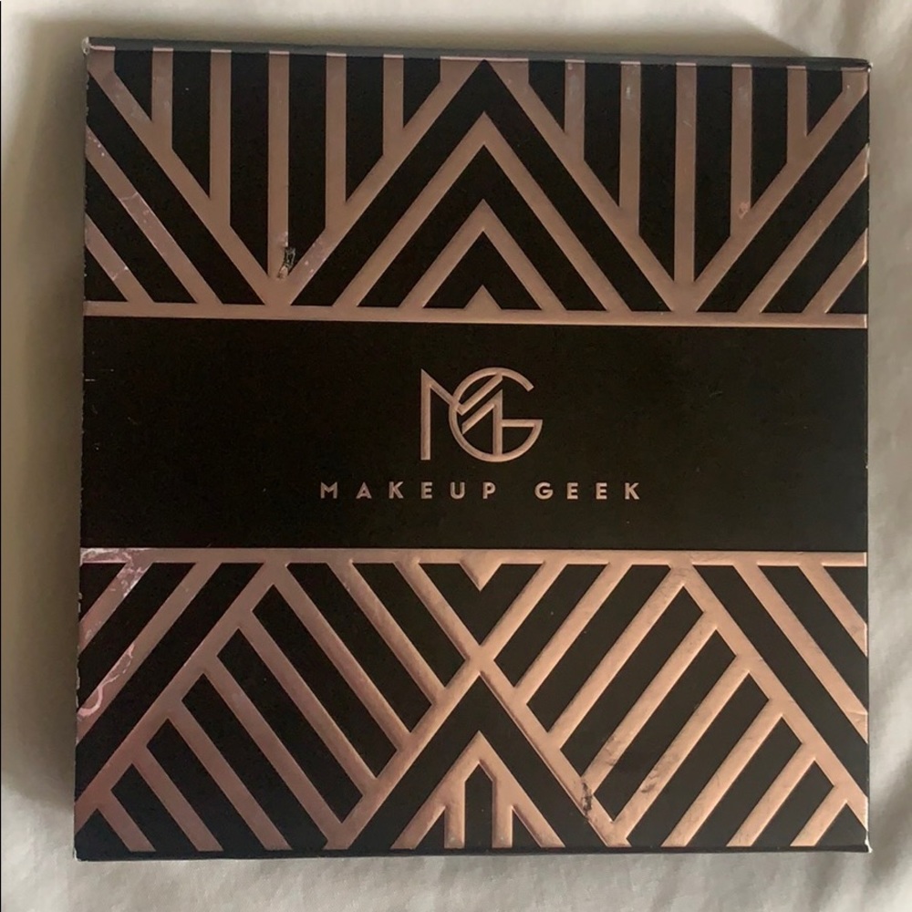 MakeupGeekCosmetics x MannyMUA Palette